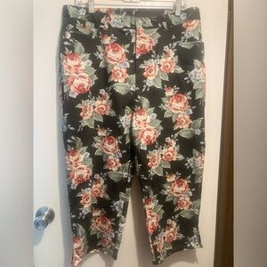 Lauren Ralph Lauren Black Floral Print Capris